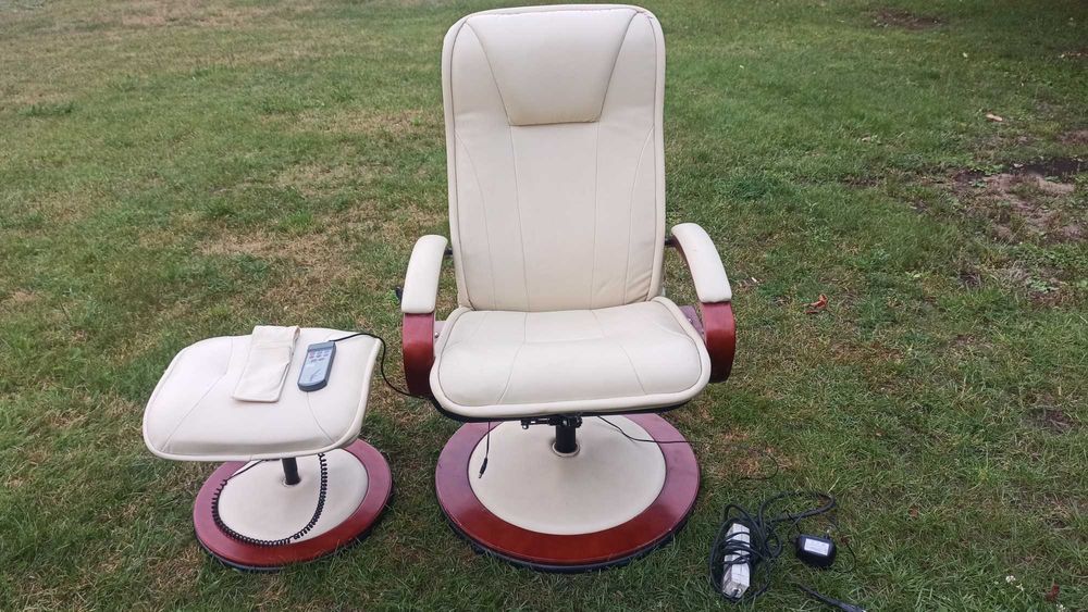 Niemiecki obrotowy fotel elektryczny do masażu, z podnóżkiem i pilotem