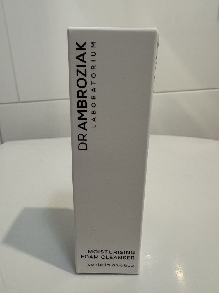 Dr Ambroziak Laboratorium Moisturising Foam Cleanser pojemność 50ml.