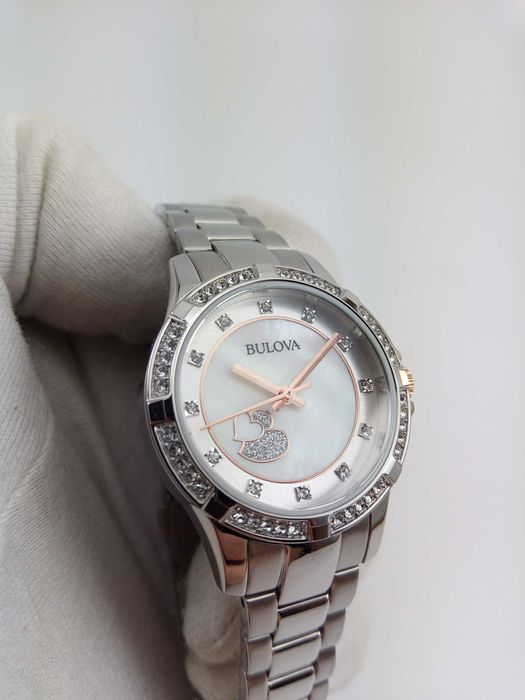 Женские часы Swarovski Bulova 98L232 сердце на перламутре циферблата