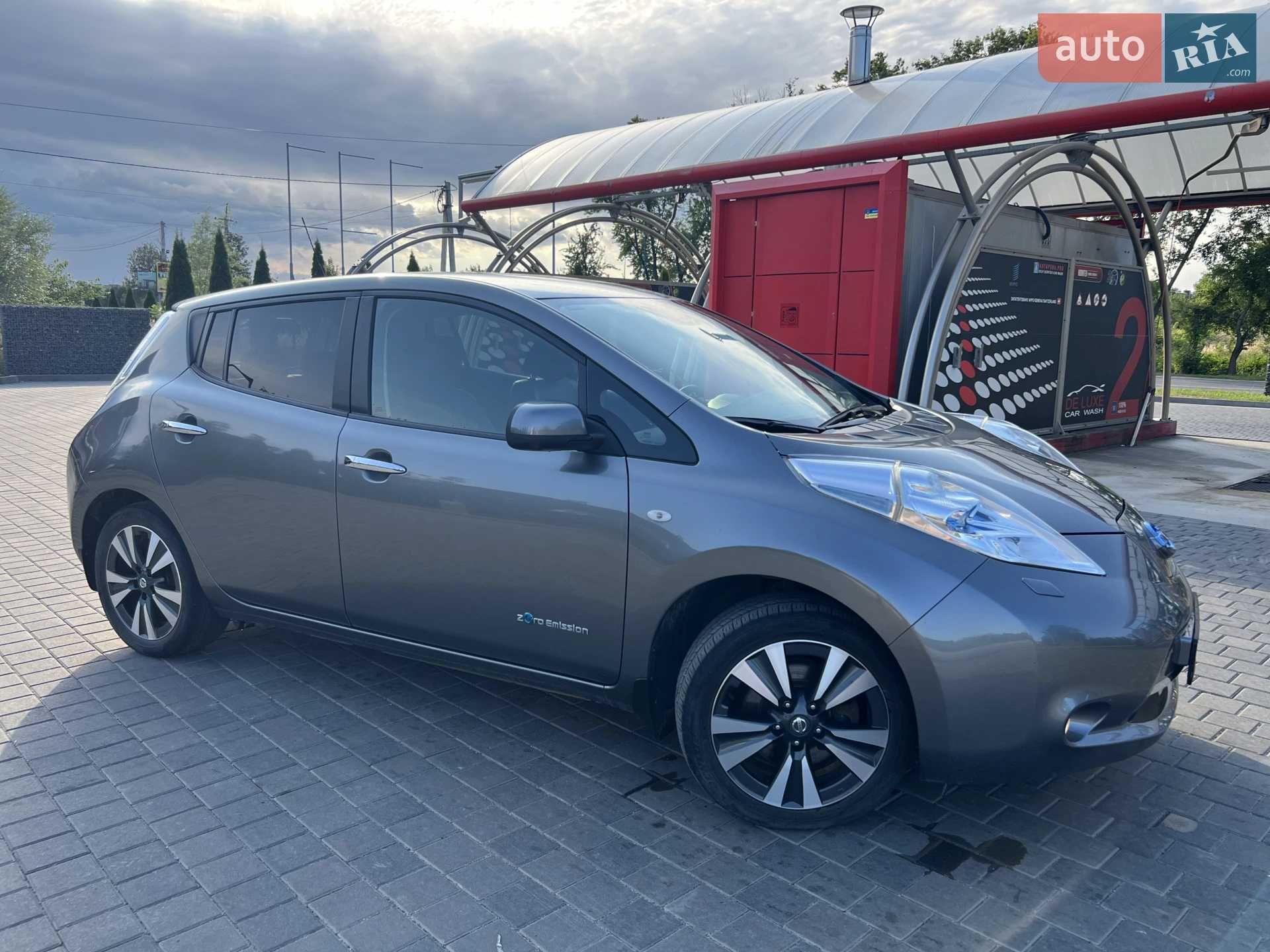 Nissan leaf 2017 30 кВт Tekna