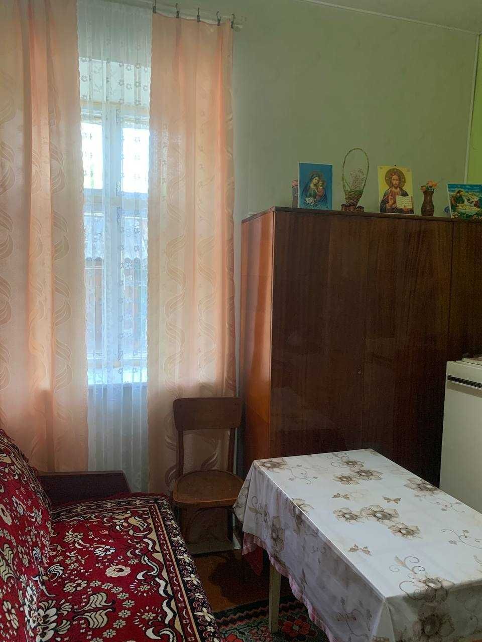 Продається квартира в Кутах