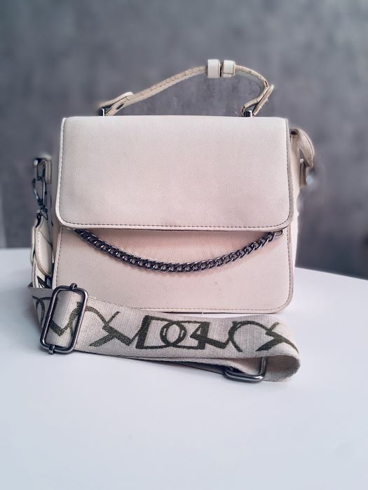 Жіноча сумочка біла