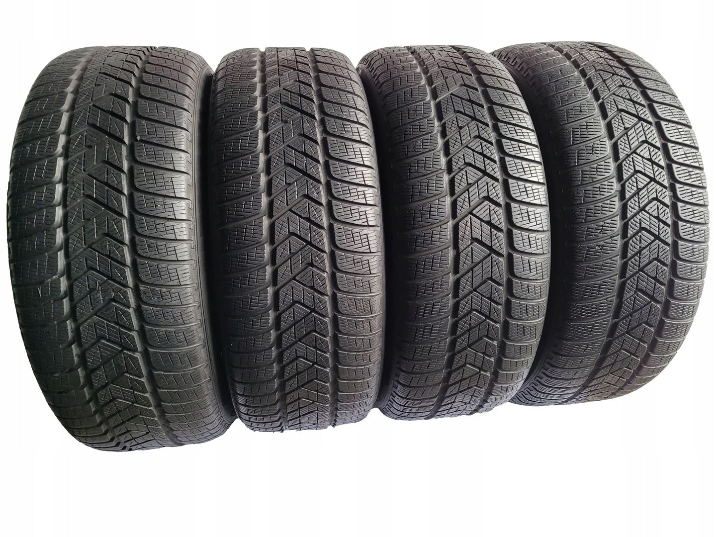 Pirelli scorpion winter 235/55 R19 101H run flat