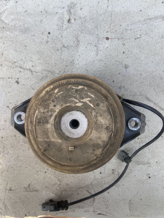 Правая подушка двигателя Mercedes-Benz GLE