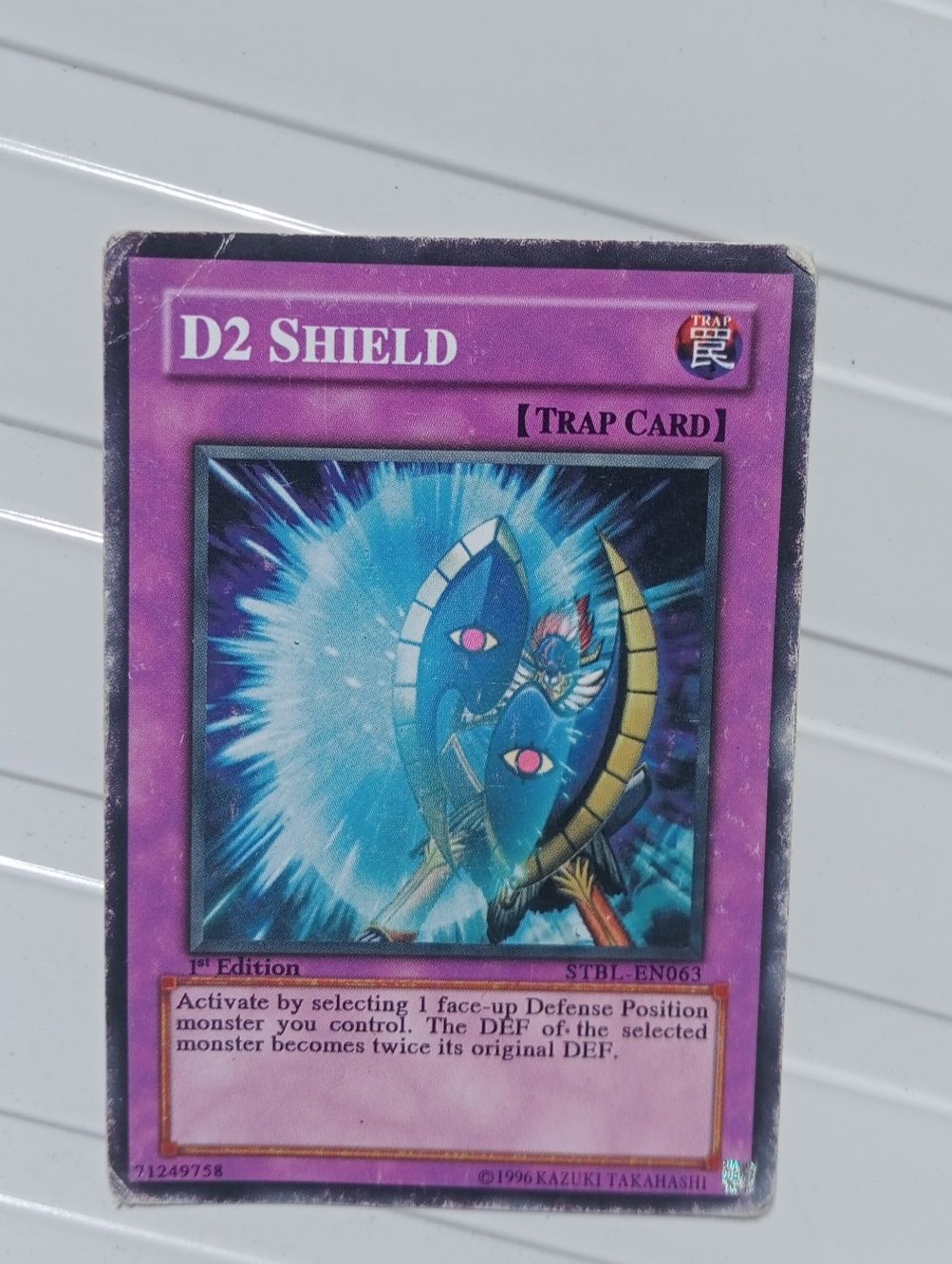 Carta Yu-Gi-Oh "D2 SHIELD"