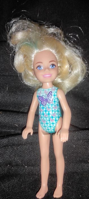 Pequena Barbie Mattel