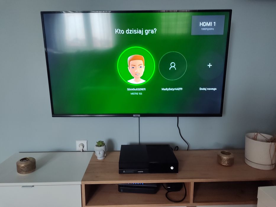 Sprzedam Xbox one 500g czarna