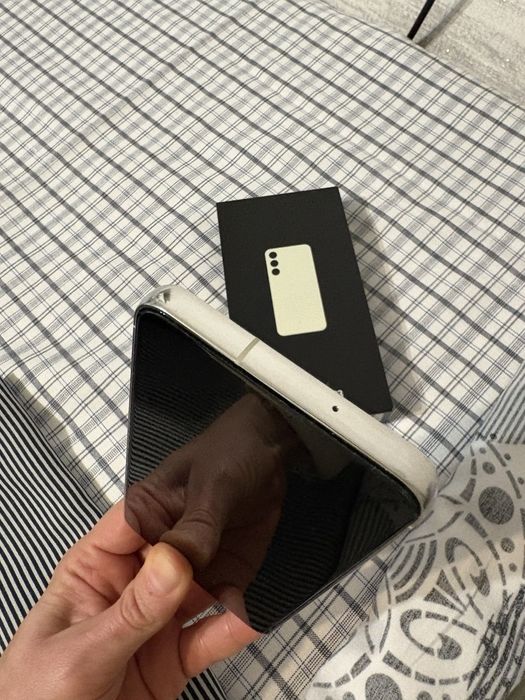 Телефон Samsung S23