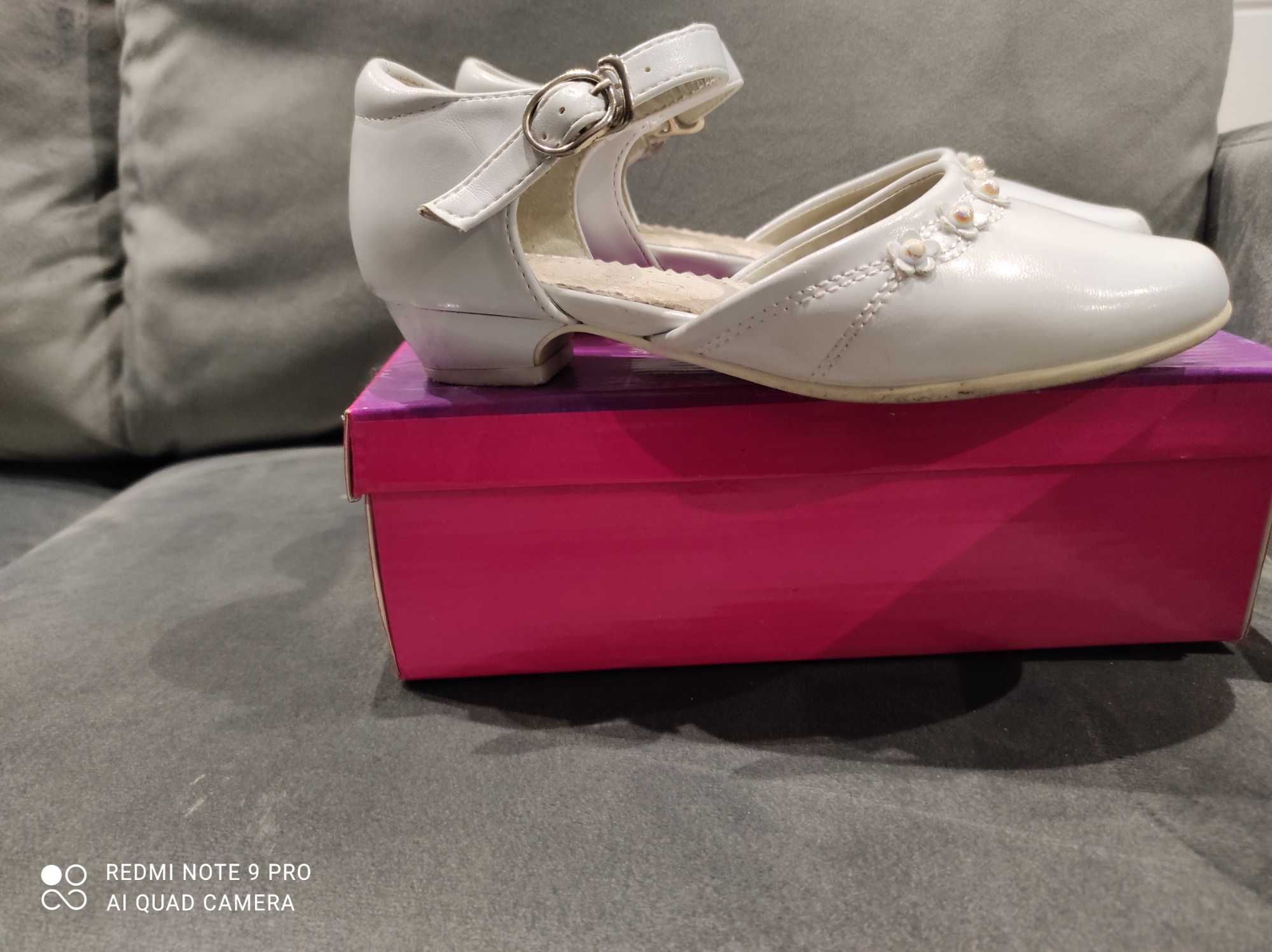 Buty białe r 32 obcas