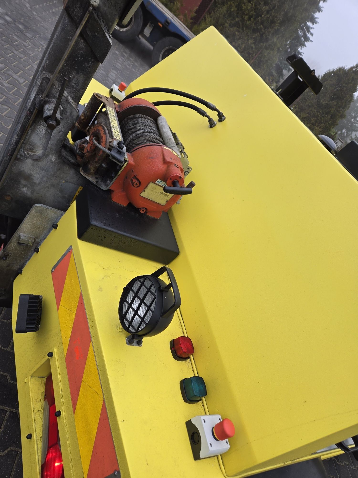 Holownik Iveco Daily 65c18 Tischer pomoc drogowa