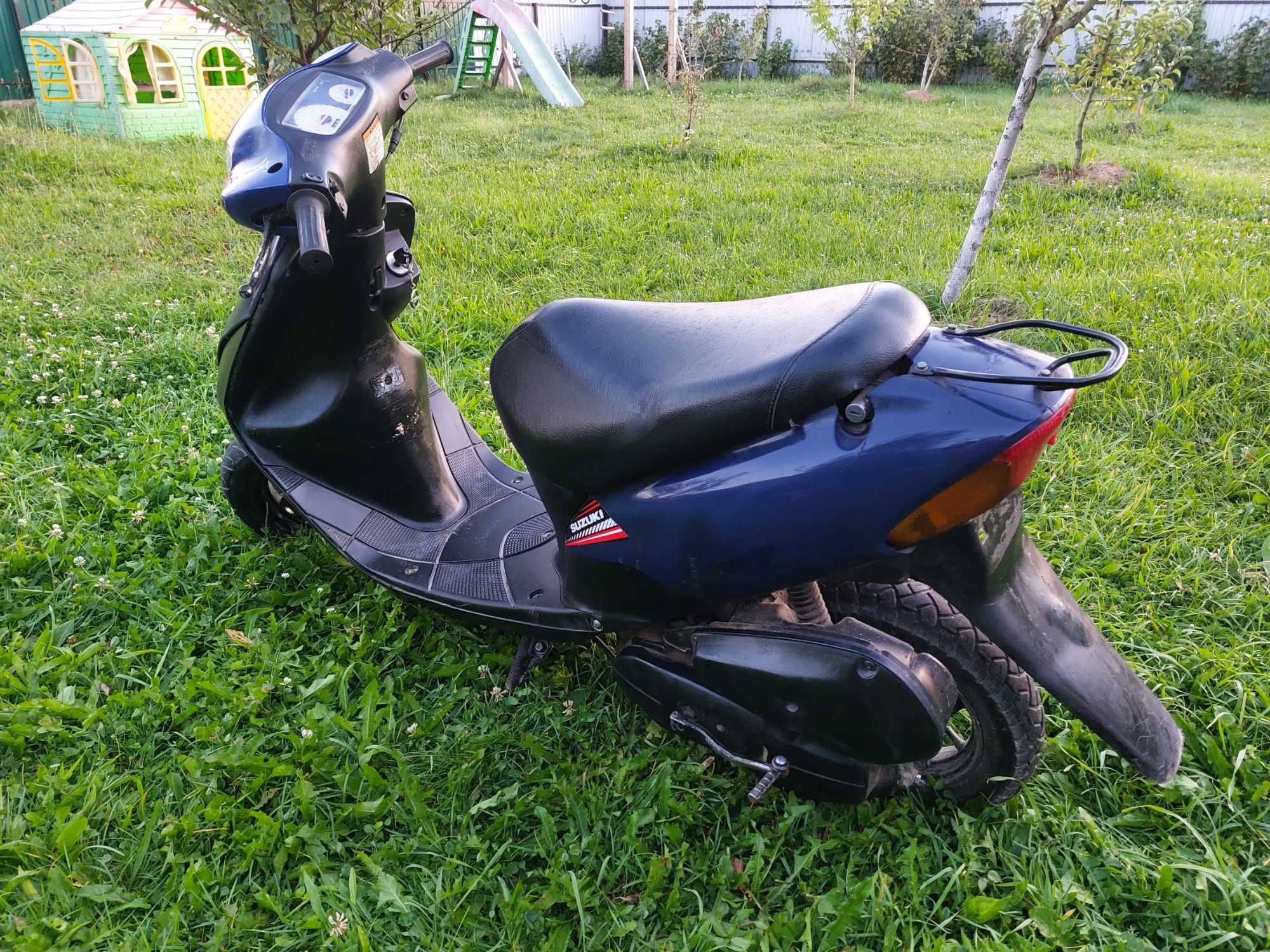 Продам скутер сузукі лец 2