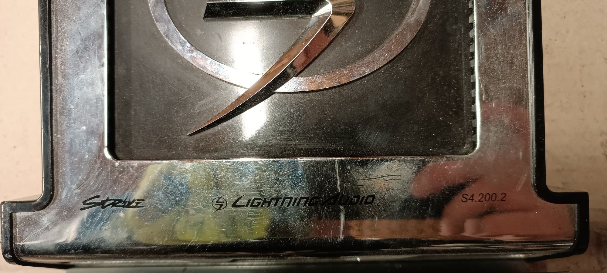 Автомобильный усилитель Lightning Audio S4.200.2