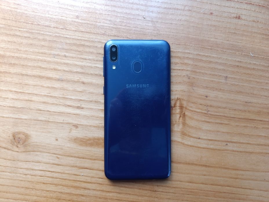 Samsung М20 продам