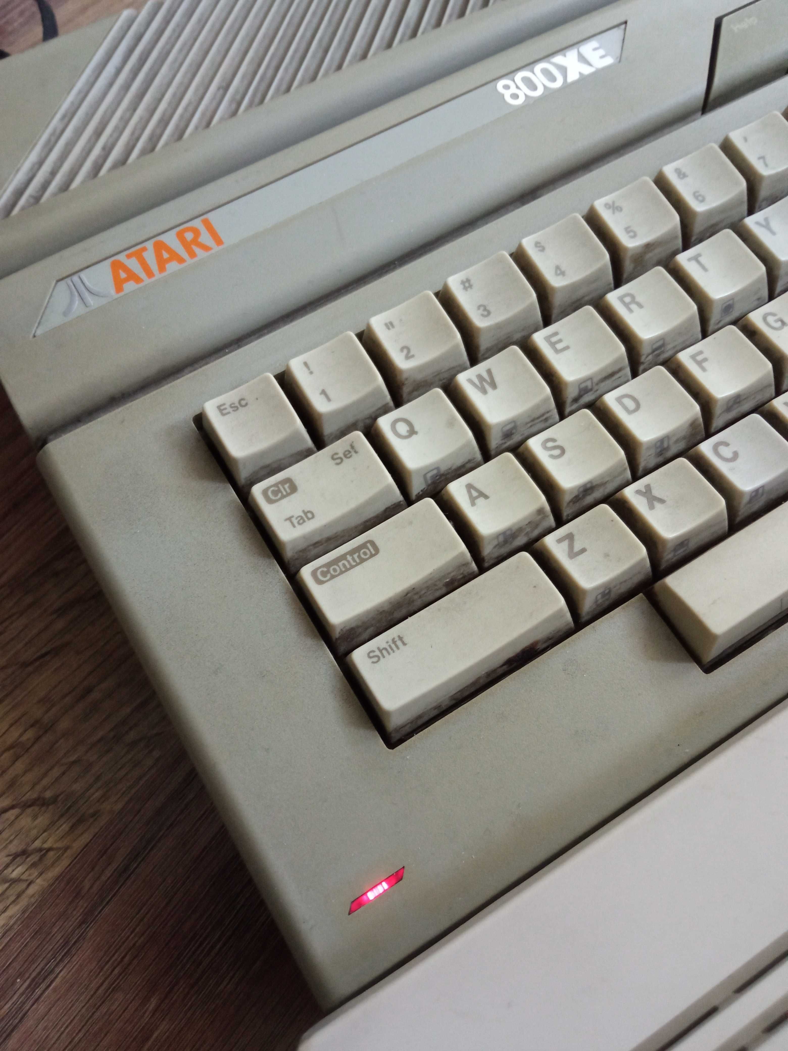 Sprzęt komputerowy Atari 800XE Commodore 64 II
