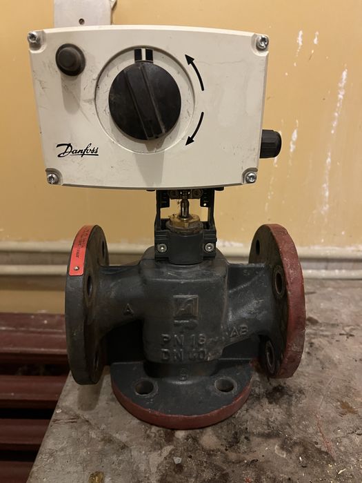 Siłownik Danfoss model AMV 25 + zawór VF3.