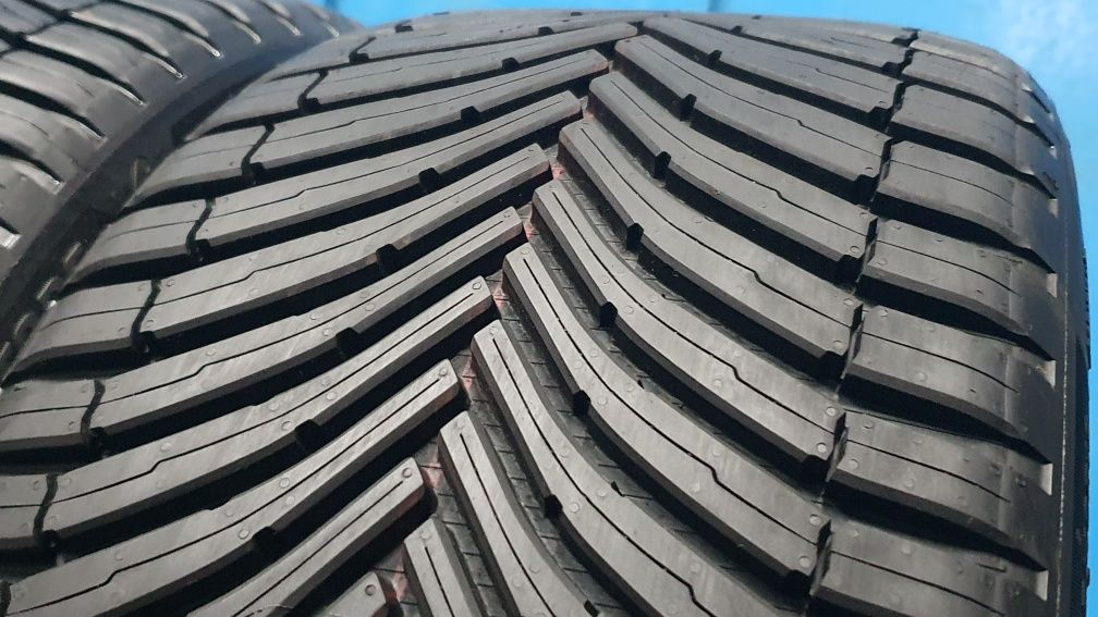 225/40 R18 Markowe opony całoroczne Bridgestone ! Rok 2024