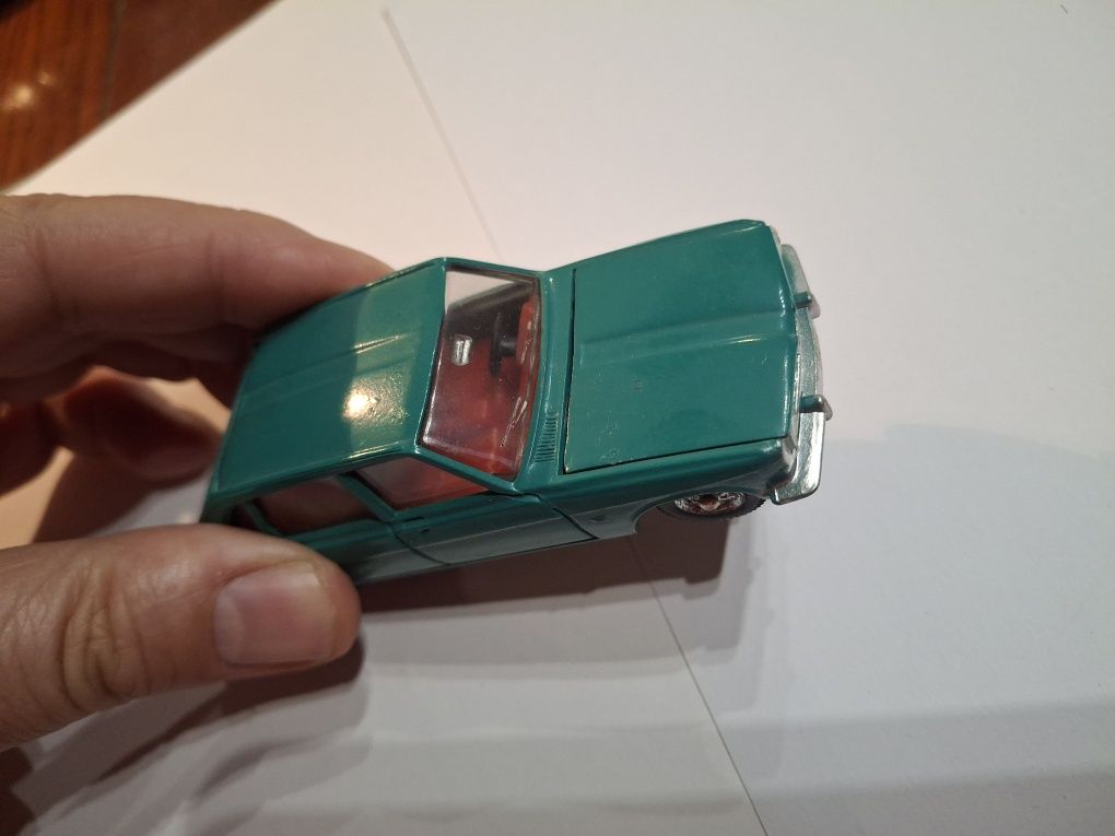 Miniatura vintage Pilen R16 Renault 16