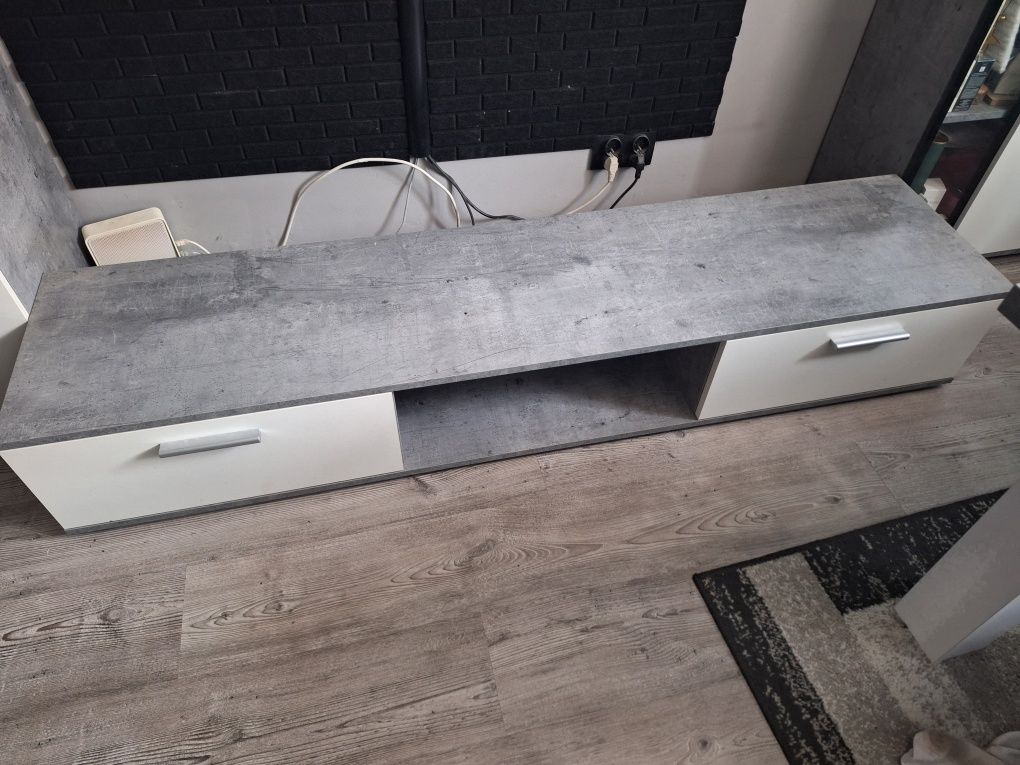 Szafka tv pod telewizor
