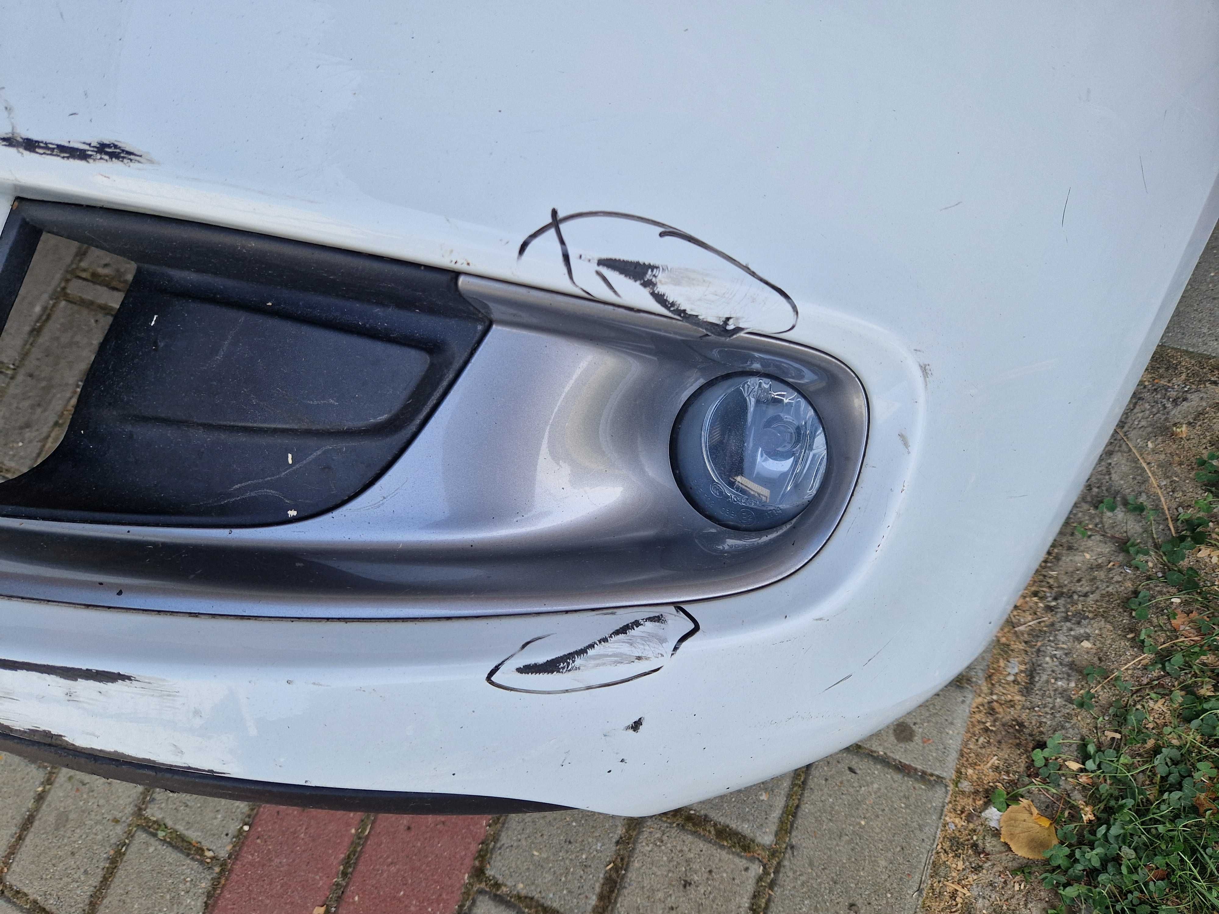 [52] Zderzak przedni Renault Megane III GT 09-13r.
