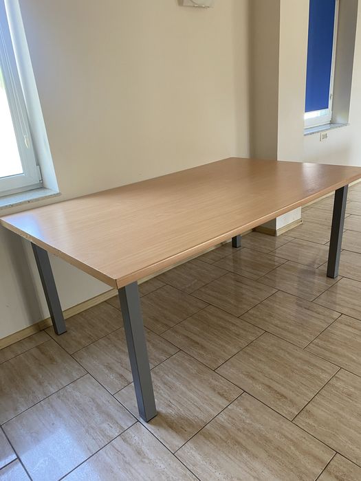 Stol duzy ,salon kuchnia ,sala