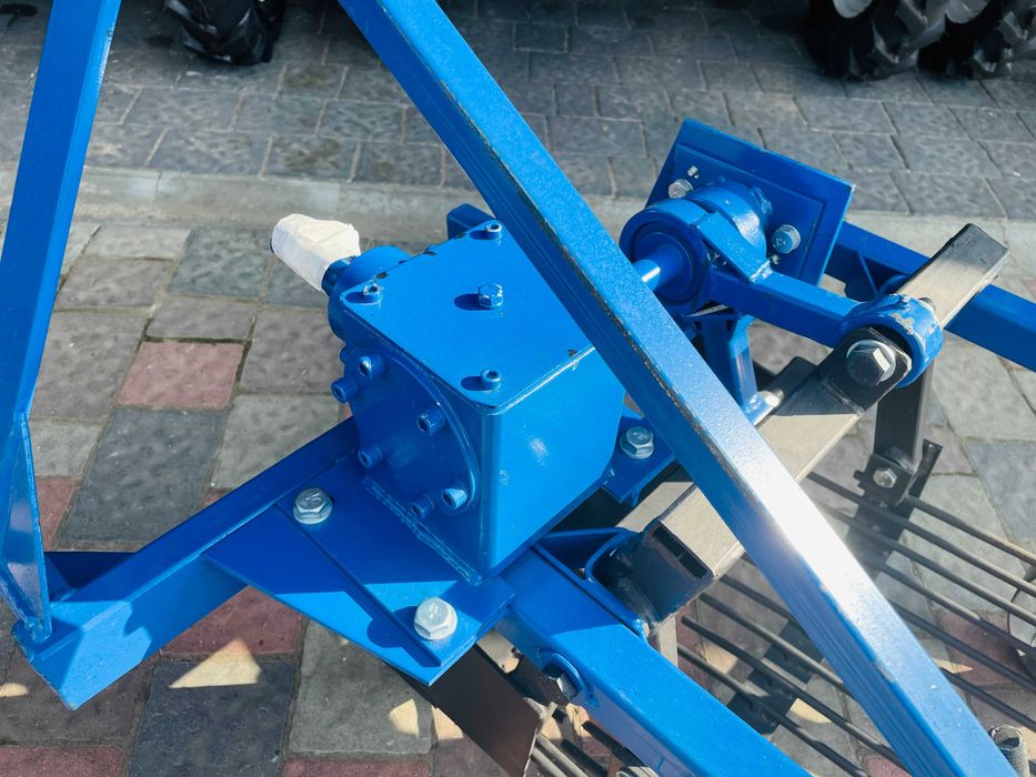 Картоплекопач однорядний вібраційний для мінітрактора КК21