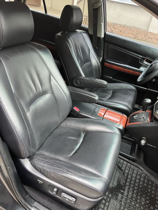 Продам LEXUS RX300 3л.Бензин Полный привод!