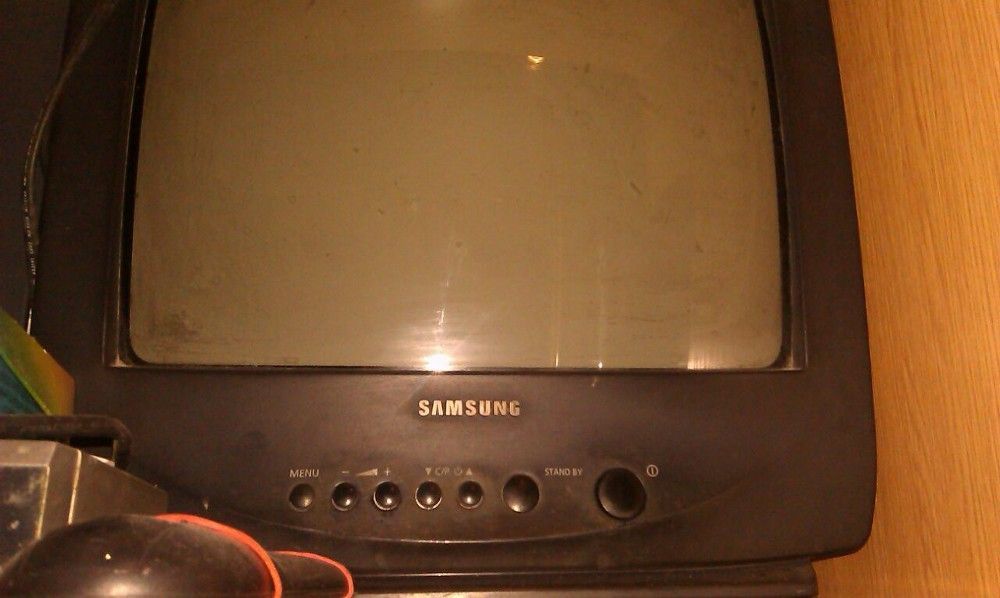 Телевізор Samsung + супутниковий тюнер Orrin