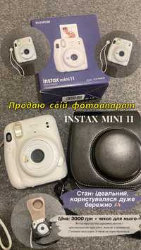 Фотоапарат Instax mini 11 та чехол до нього