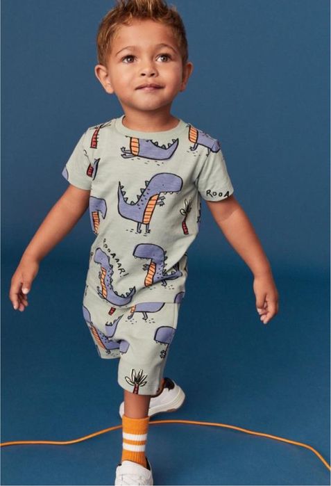 Next костюм летний  футболка шорты на мальчика комплект 6-7 лет