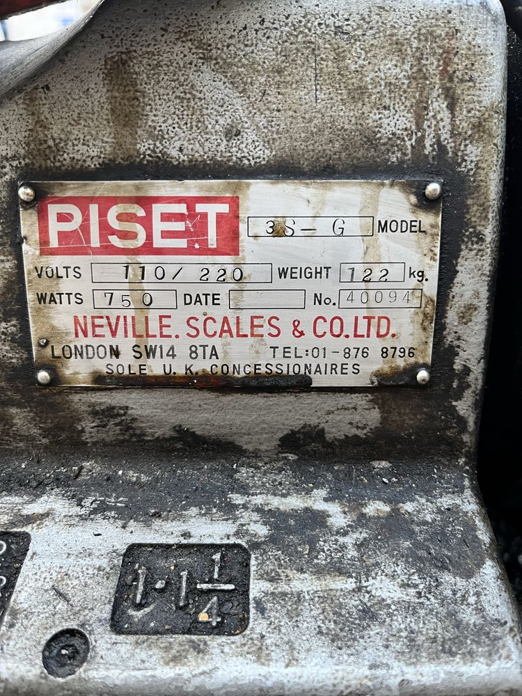 Gwinciarka Asada Piset
