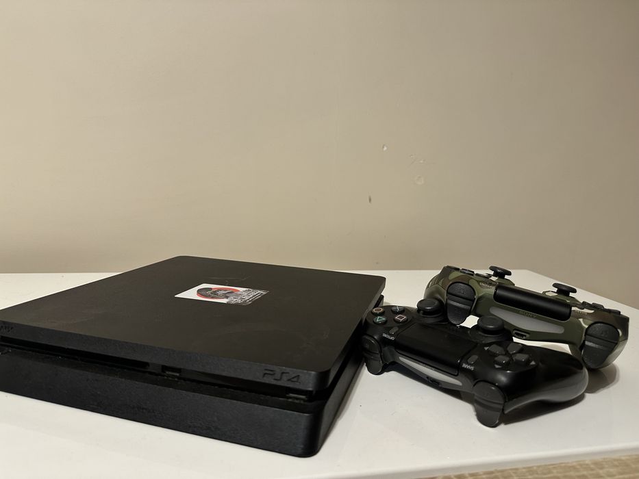 Ps 4 + 2 pady + gry