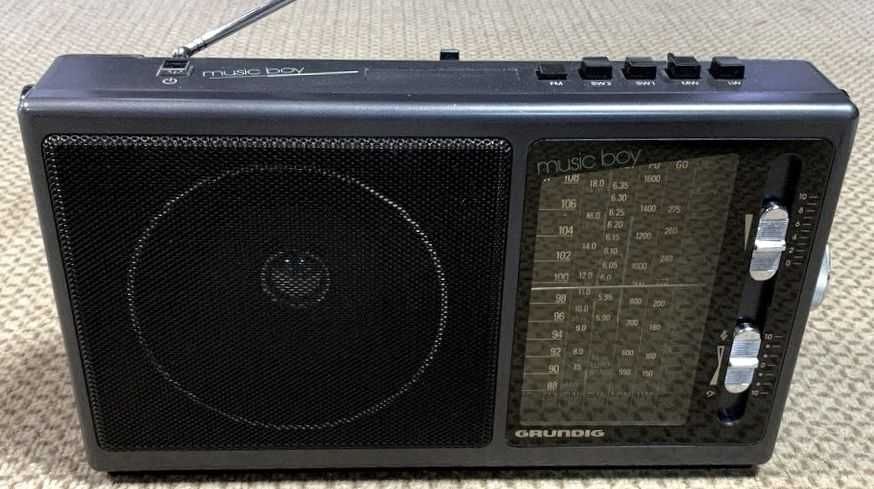 Радиоприемник GRUNDIG Music Boy 165A Большой. Качество!  Германия.