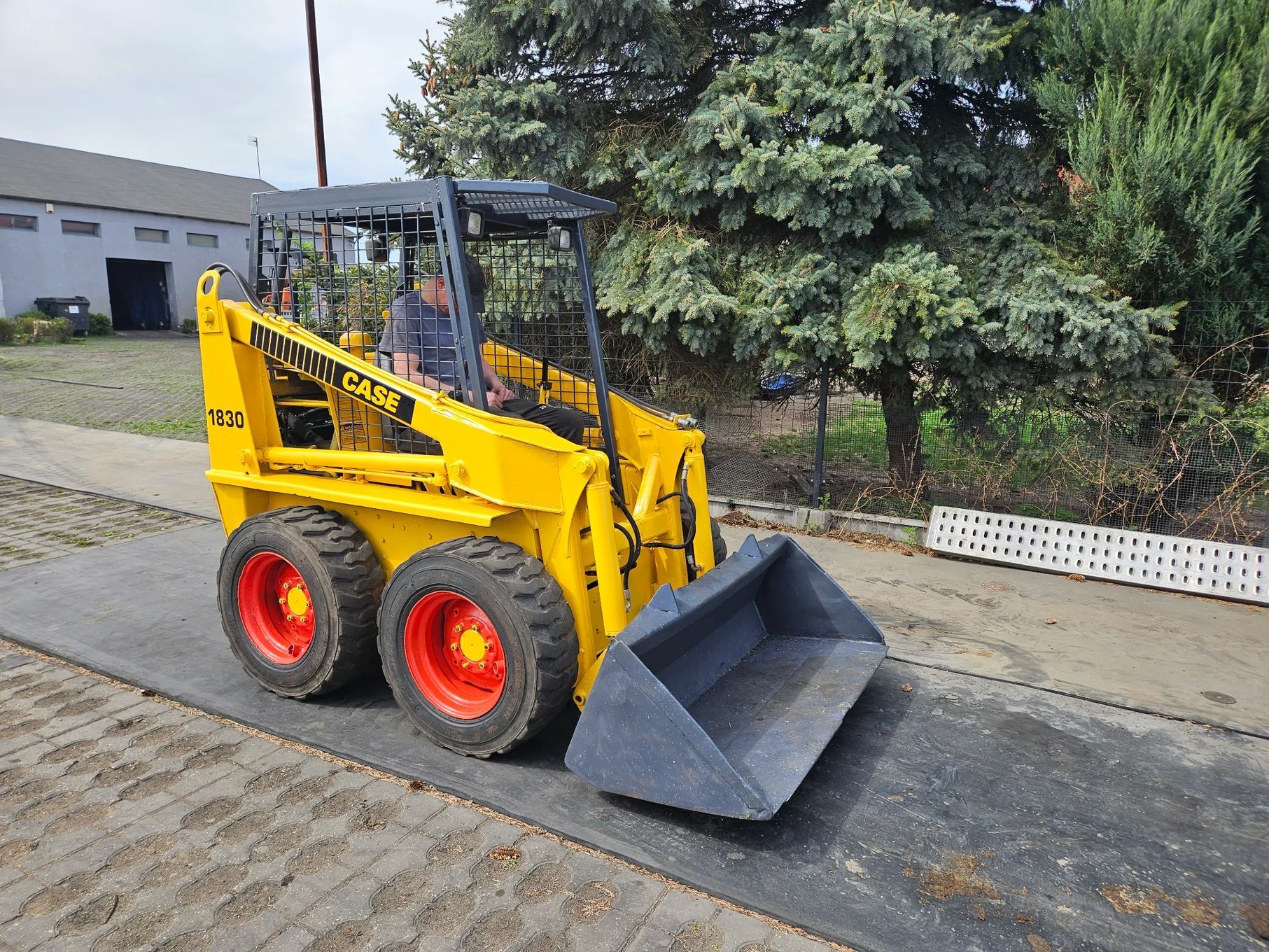 Thwaites 5000  Miniładowarka  Bobcat  Case 1830  Ładowarka