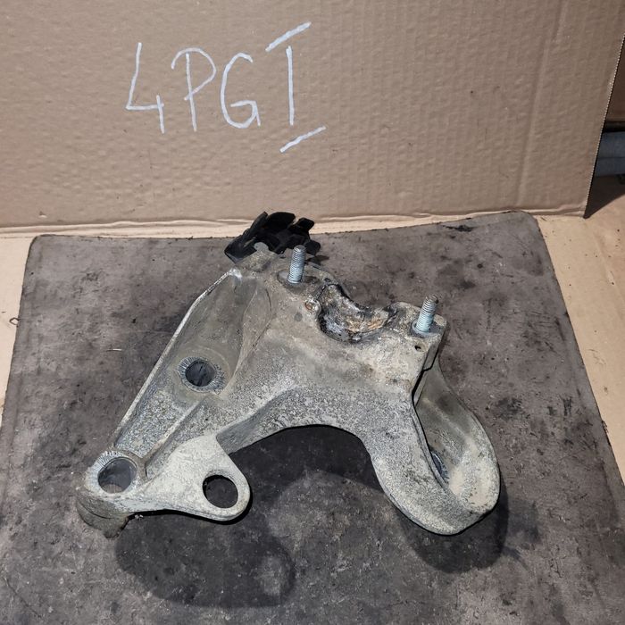 Łapa wspornik mocowanie silnika prawe audi a4 b6 vw passat b5 LIFT