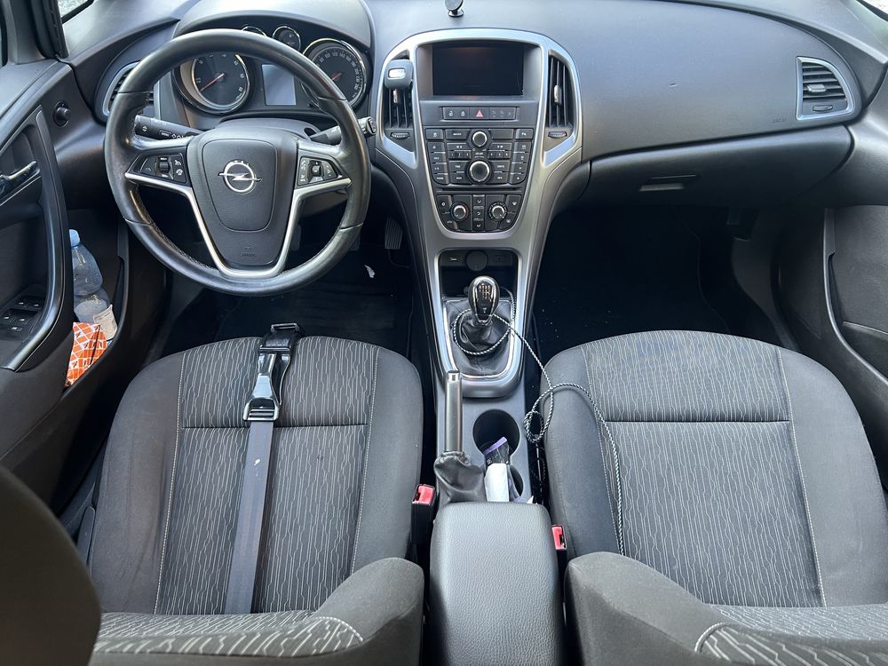 Opel Astra J 1.6 CDTi z 2015r.
