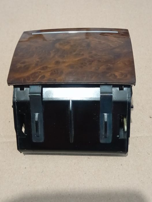 Skoda superb l попільничка