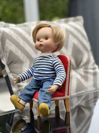 Фарфоррвая кукла с креслом