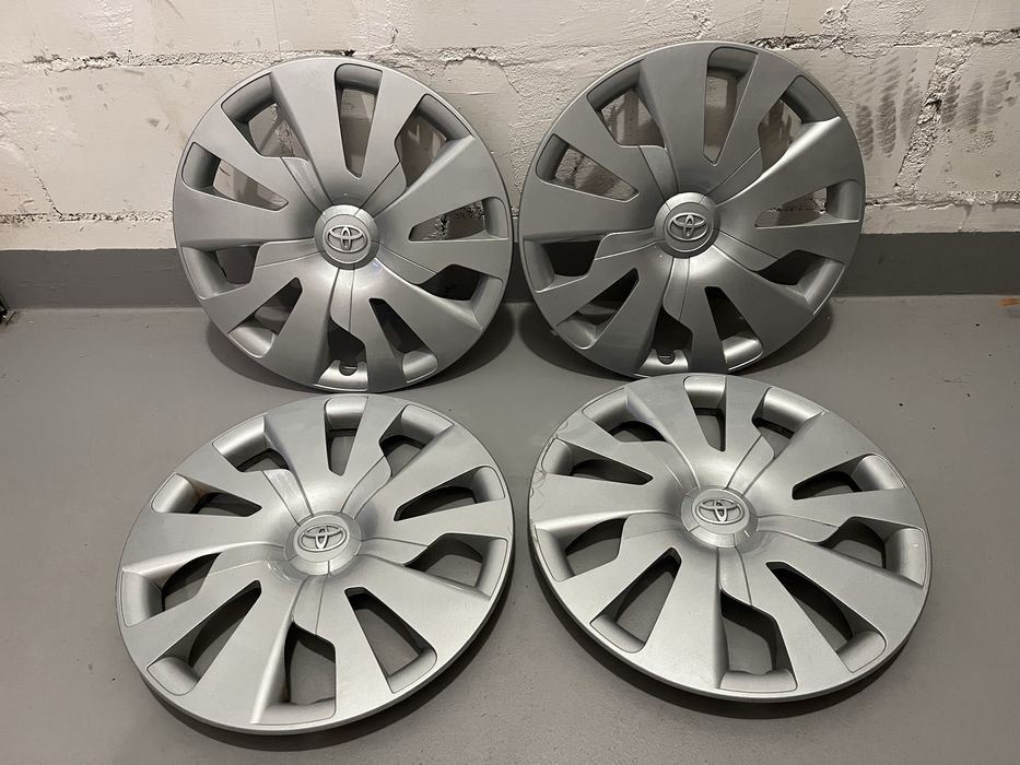 Oryginalne Koła 15 Toyota Yaris III 4x100 opony zimowe 175/65/15  54.1