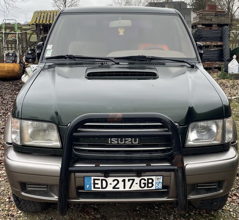 Isuzu Trooper 3.0 4x4 blacharsko bardzo ładny.