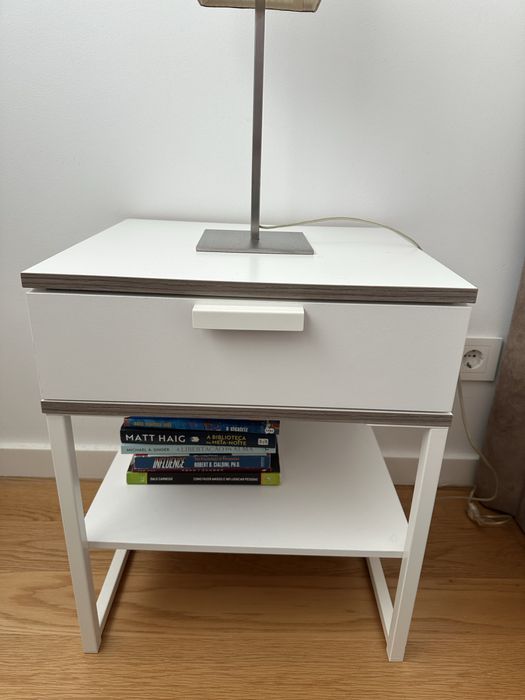 2x Mesa de cabeceira - IKEA