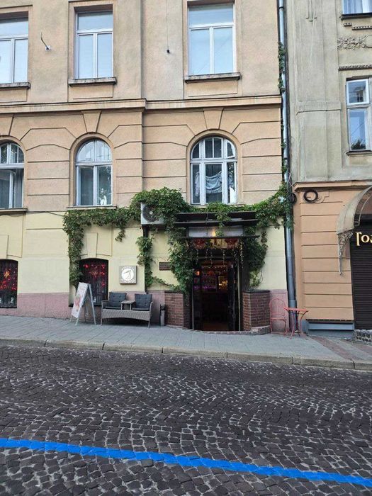 Оренда кафе по вул. Вербицького, 5 (Бандери/Коперніка). Без комісії.