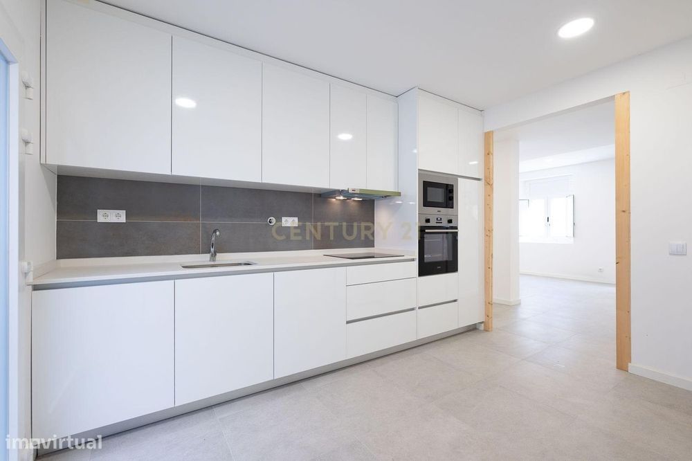 Moradia Nova em zona histórica do Seixal com 3 Quartos e 2 Casas de Ba