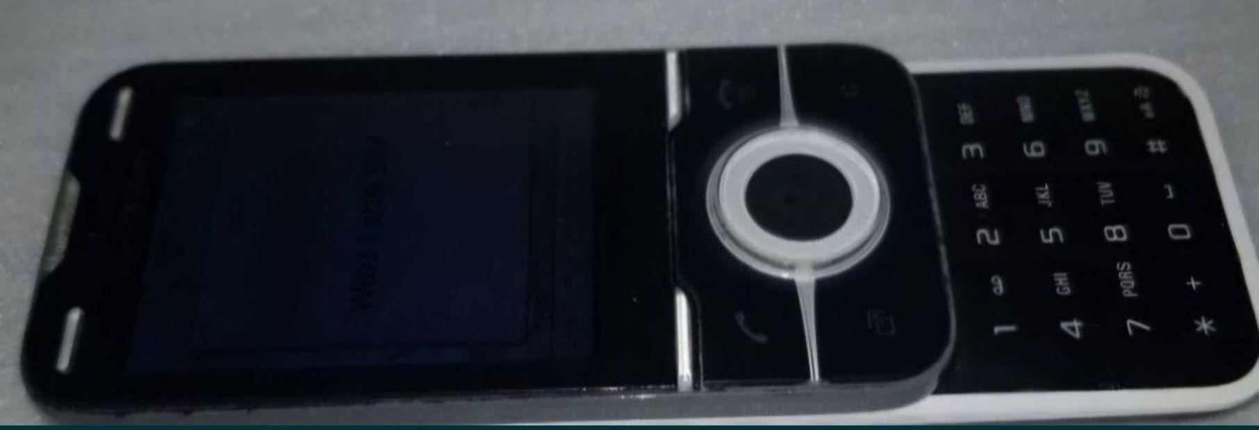 Sony Ericsson Yari U100i + głośnik Sony Ericsson MS-410
