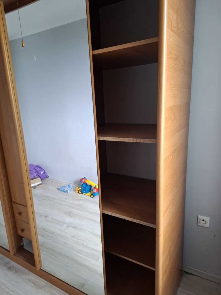 Szafa  do zozebrania i skręcenia