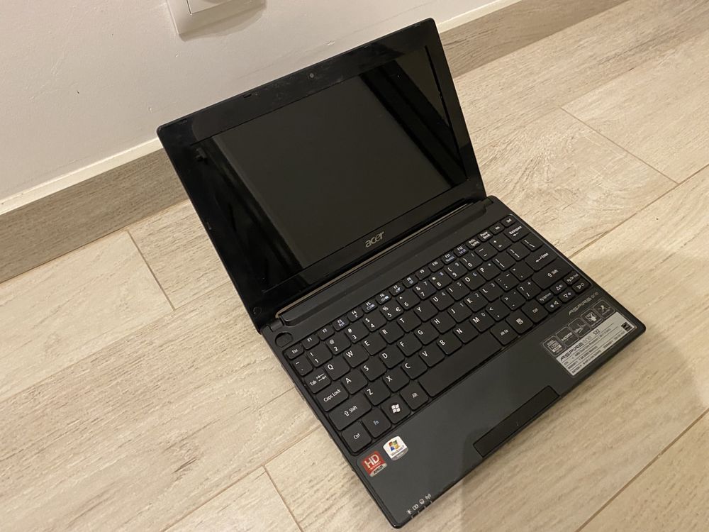 Mini laptop Acer Aspire One dolożony RAM i nowy dysk