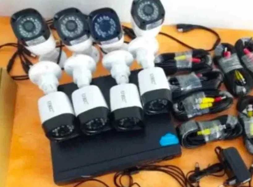 Комплект камер видеонаблюдения відеореєстратор 8-камер