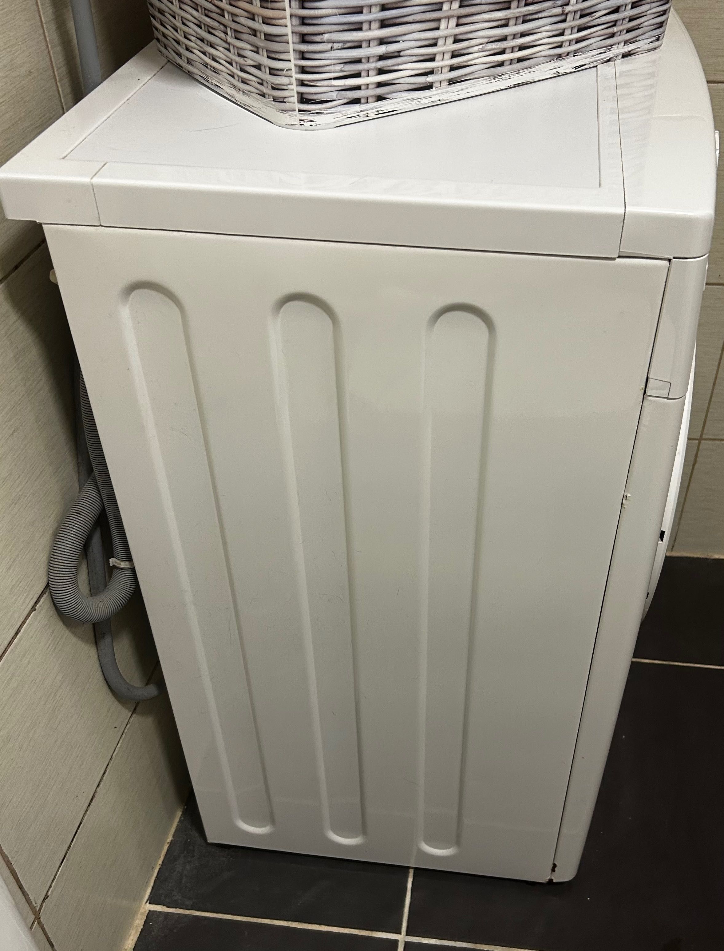 Máquina de lavar roupa da marca Kunft A++