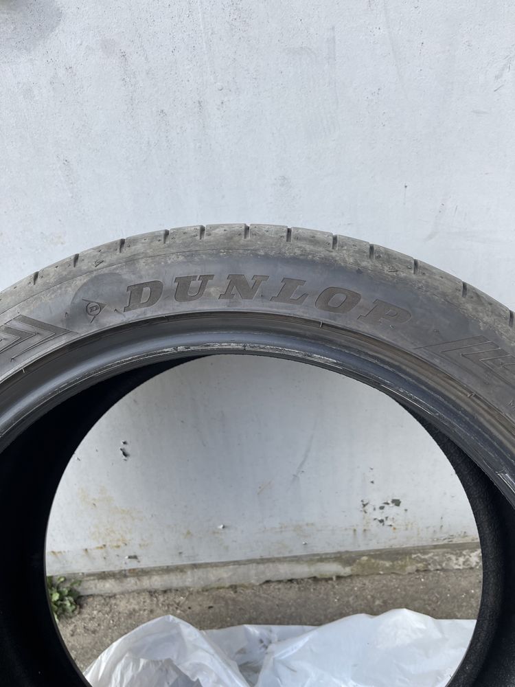 255 40 19 dunlop