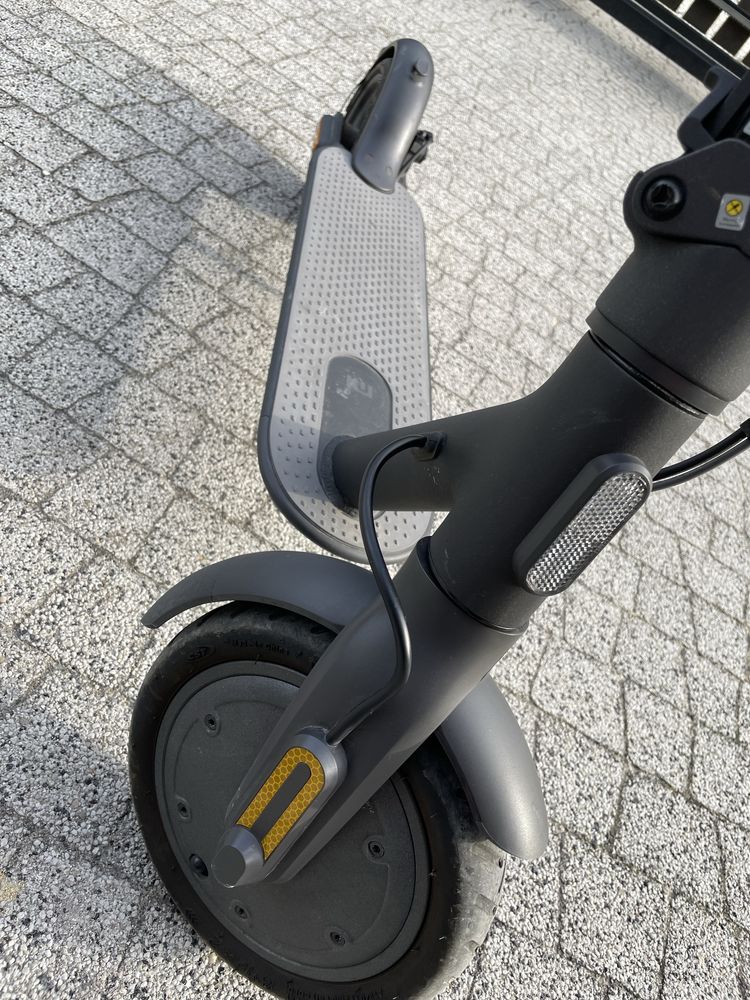 Hulajnoga Xiaomi Mi Electric Scooter Essential 250 W 20 km/h
