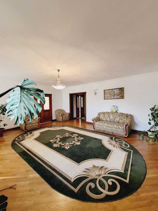 Продам вишуканий будинок в елітному р-ні Станишівки